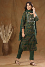 Kaajh Women's Green Bandhej Embroidery Suit Set - Distacart