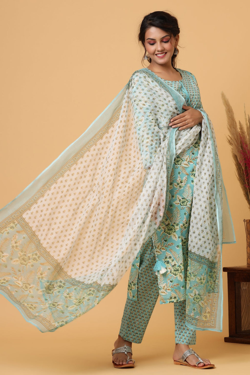 Kaajh Women's Green Mirror Embroidered Suit Set - Distacart