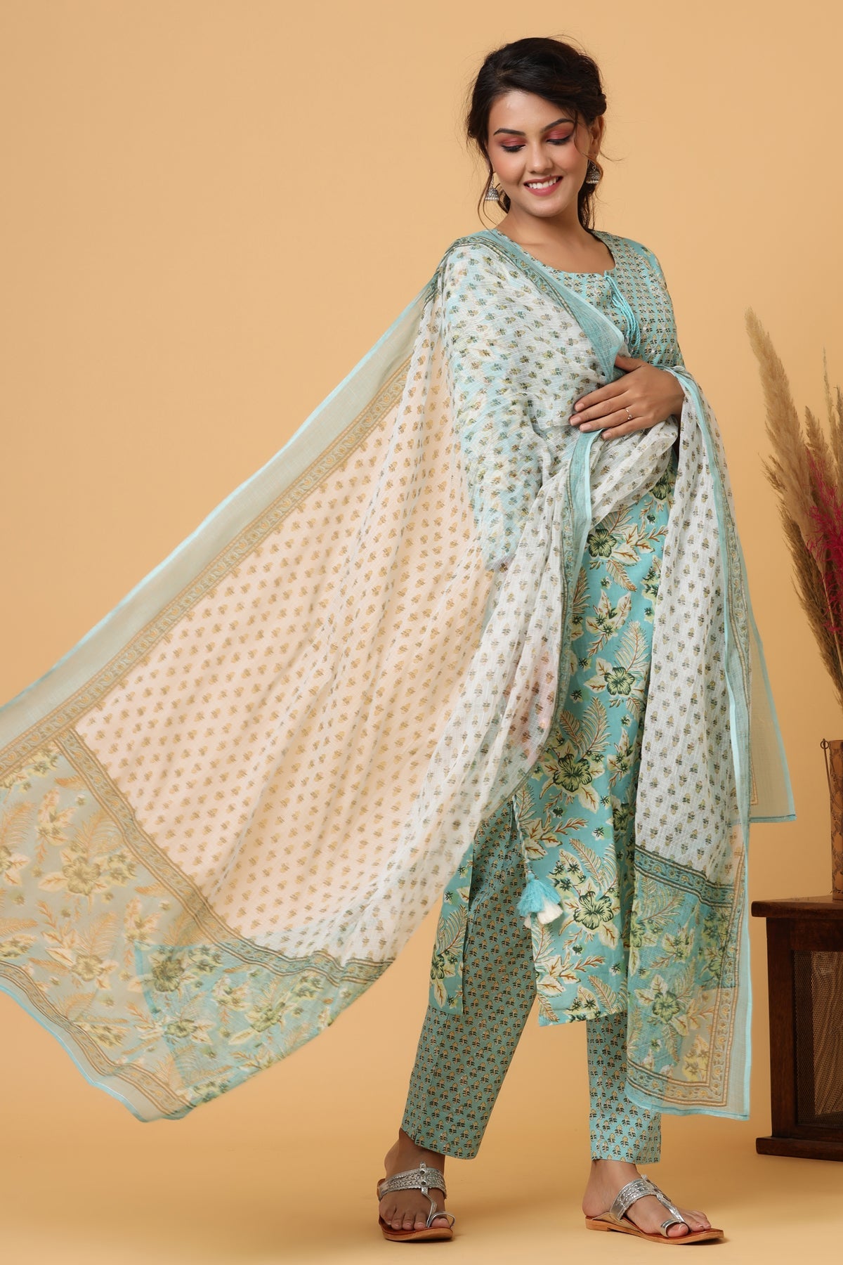 Kaajh Women's Green Mirror Embroidered Suit Set - Distacart