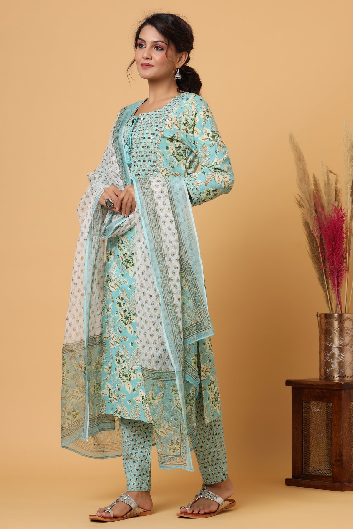 Kaajh Women's Green Mirror Embroidered Suit Set - Distacart