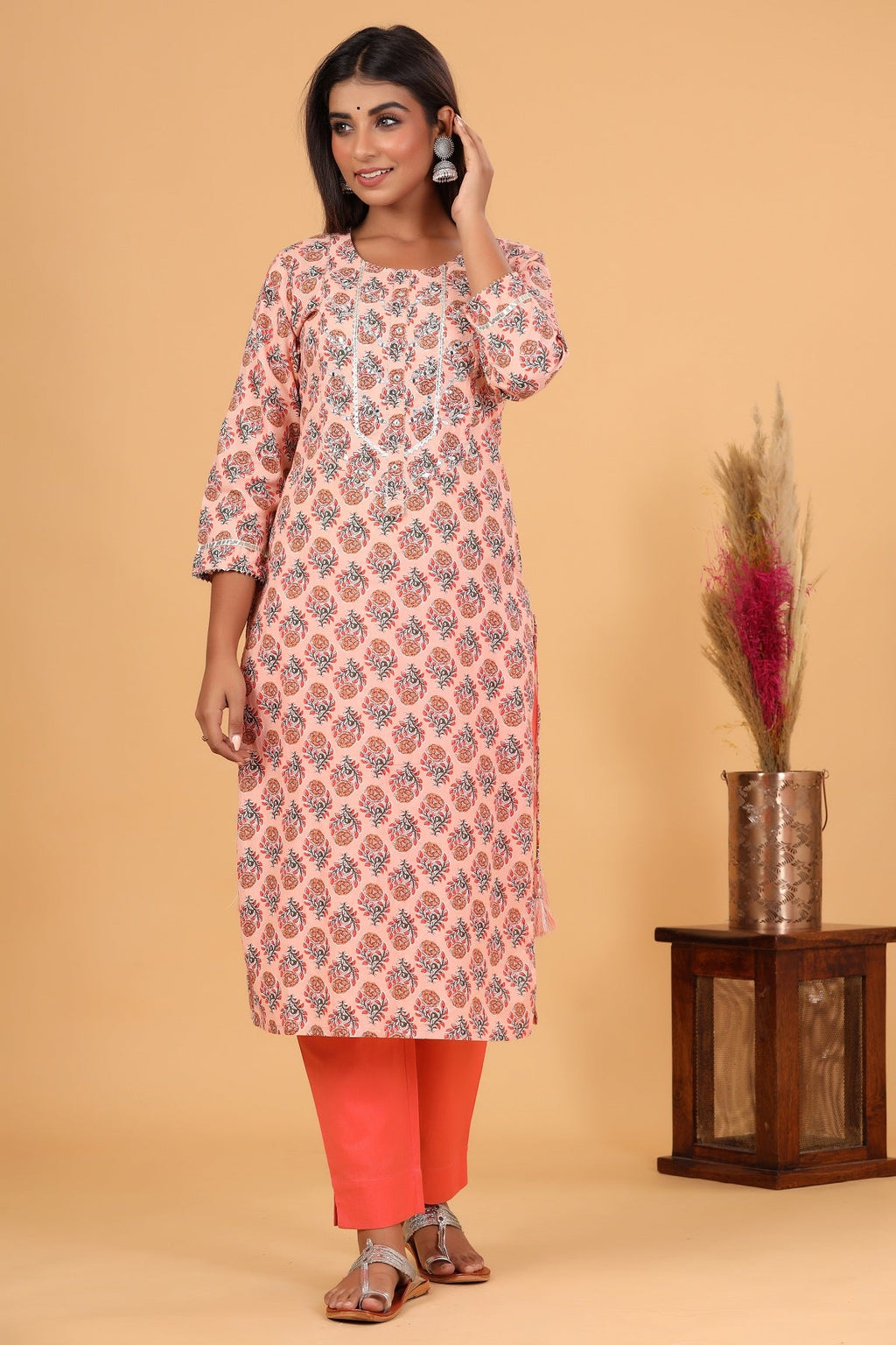 Kaajh Women's Peach Floral Printed Kurta Pant Set - Distacart