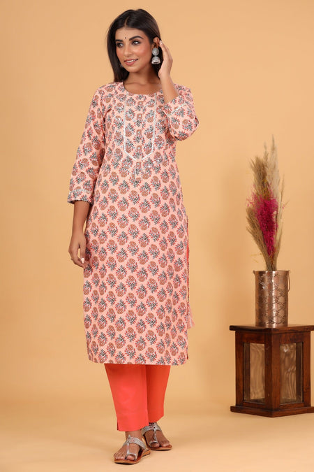 Kaajh Women's Peach Floral Printed Kurta Pant Set