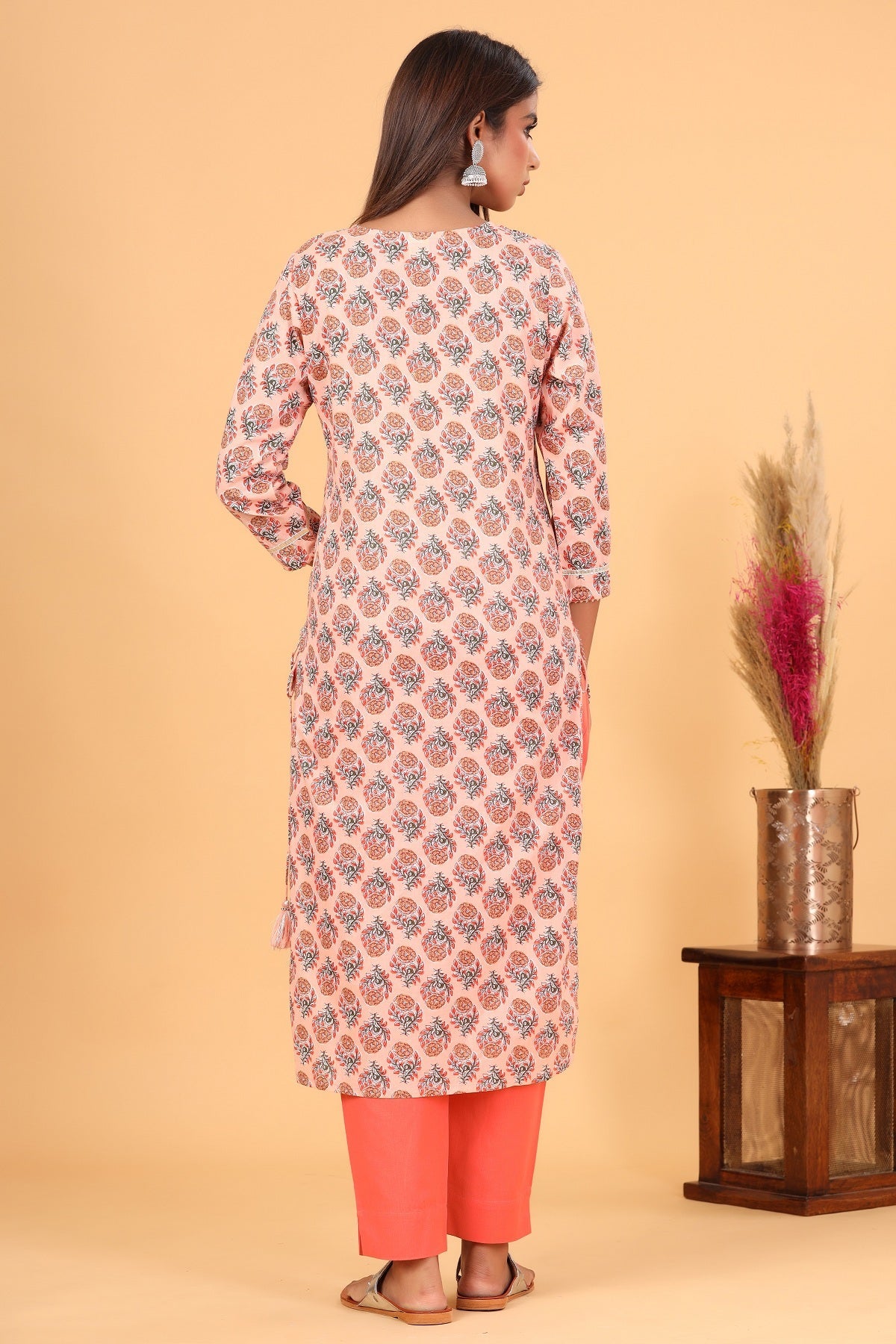 Kaajh Women's Peach Floral Printed Kurta Pant Set - Distacart