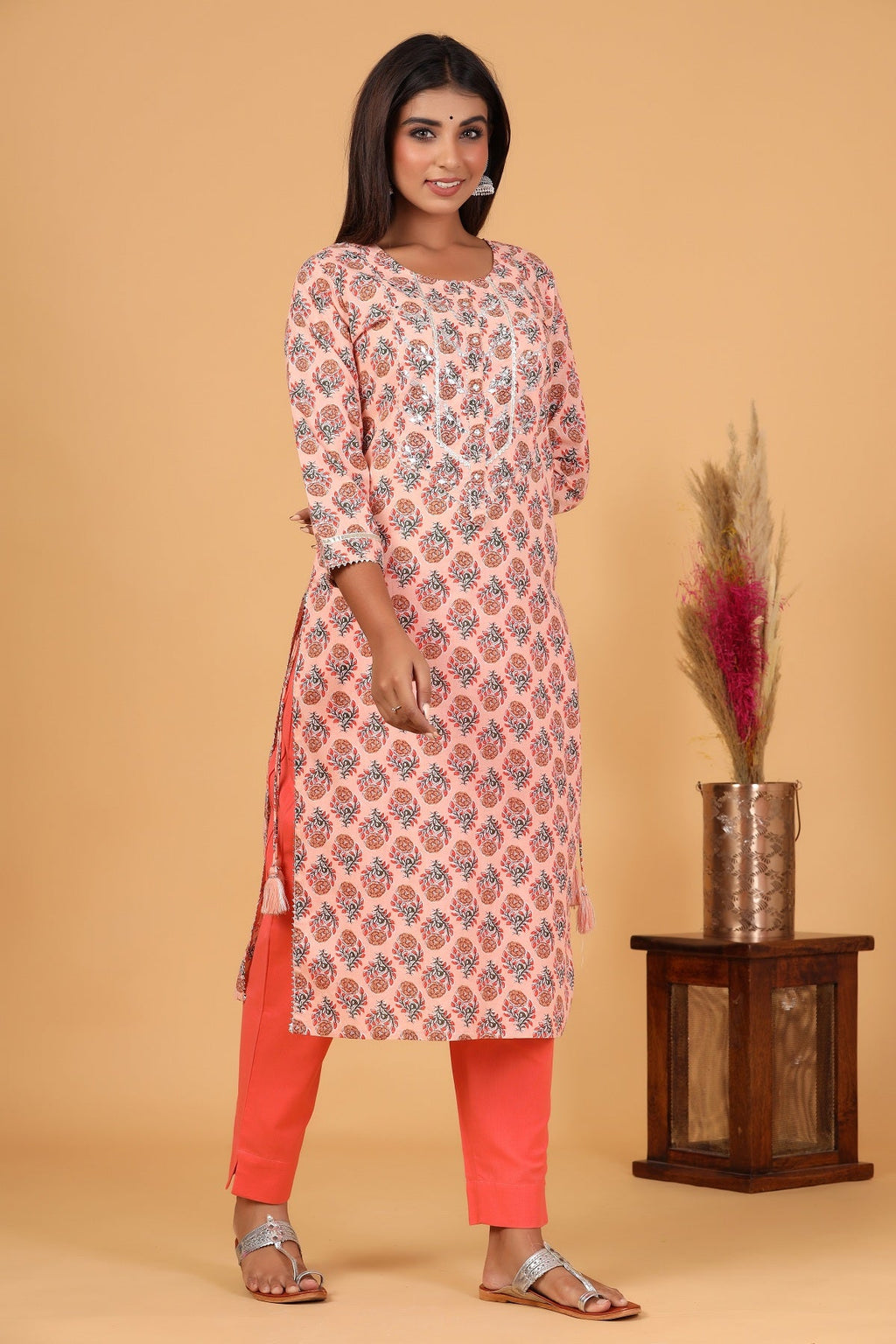 Kaajh Women's Peach Floral Printed Kurta Pant Set - Distacart