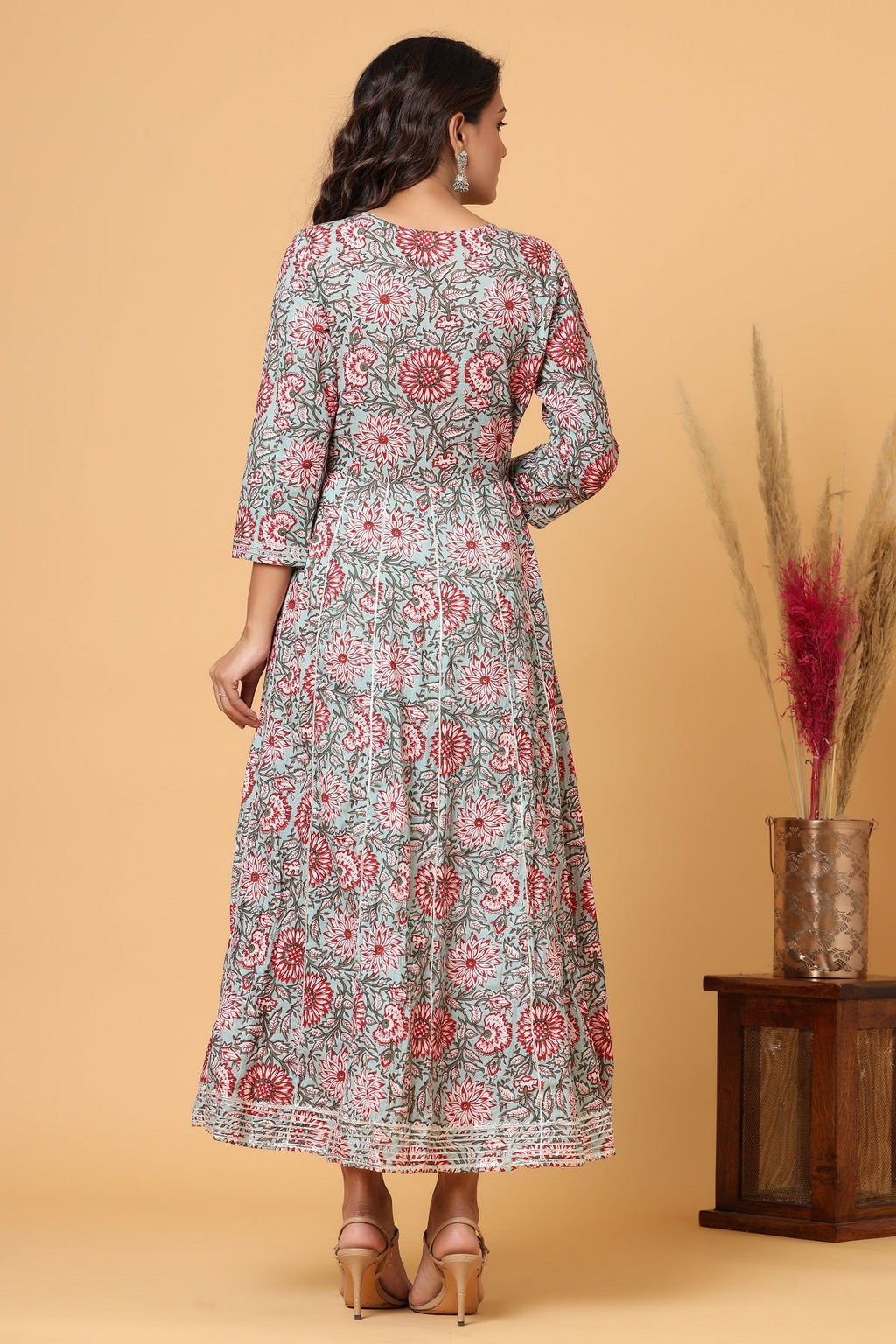 Kaajh Women's Green Red Floral Print Embroidery Anarkali Kurta - Distacart