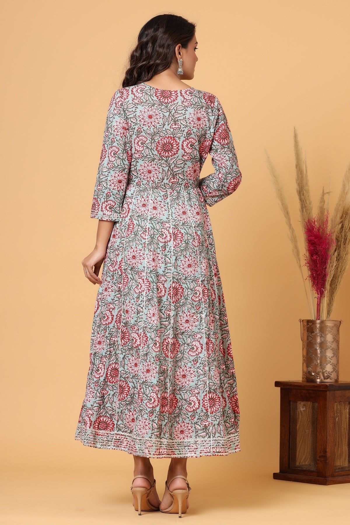 Kaajh Women's Green Red Floral Print Embroidery Anarkali Kurta - Distacart