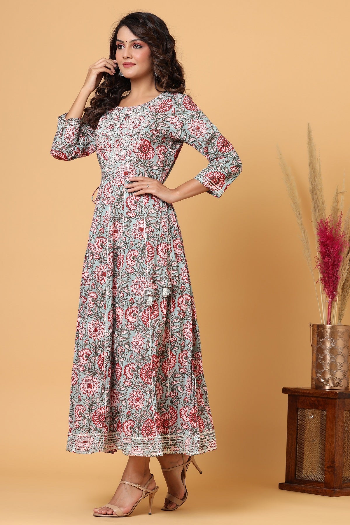 Kaajh Women's Green Red Floral Print Embroidery Anarkali Kurta - Distacart