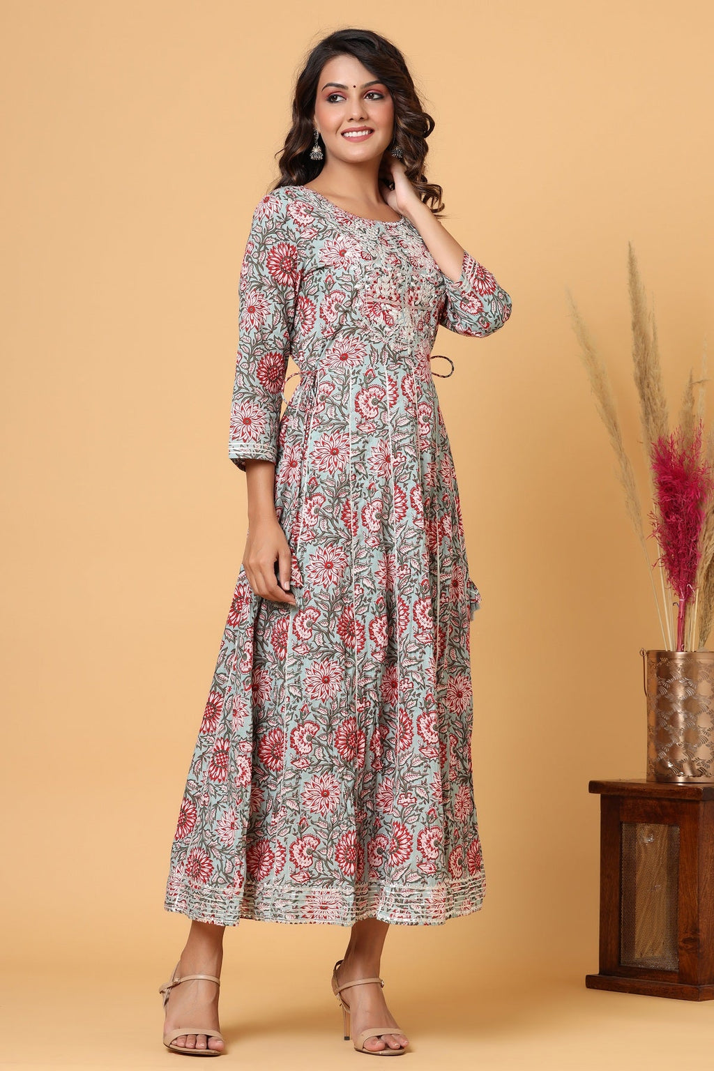 Kaajh Women's Green Red Floral Print Embroidery Anarkali Kurta - Distacart