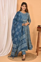 Kaajh Women's Blue Embellished Anarkali Suit Set - Distacart