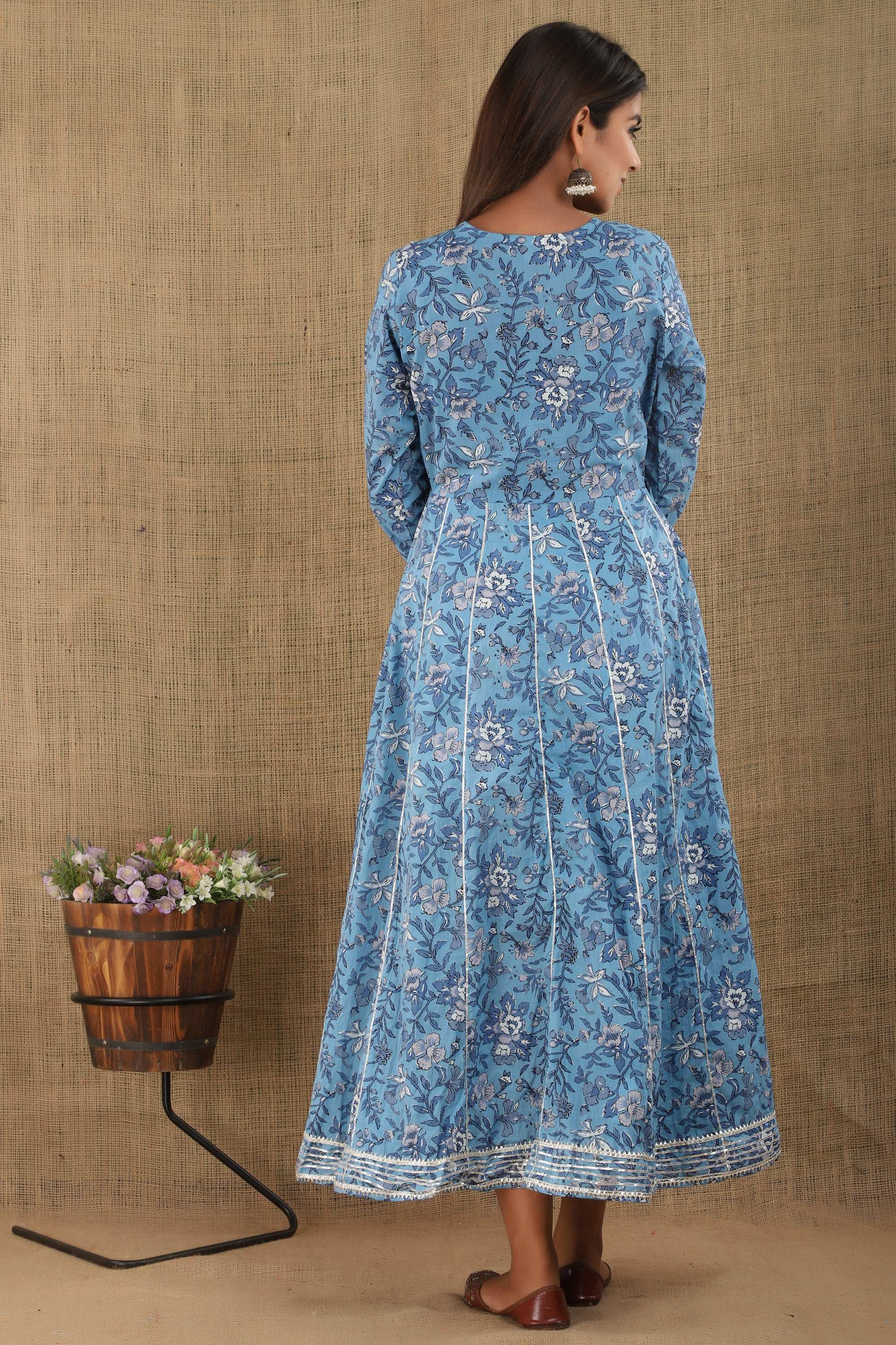 Kaajh Women's Blue Floral Print Embroidery Anarkali Kurta - Distacart