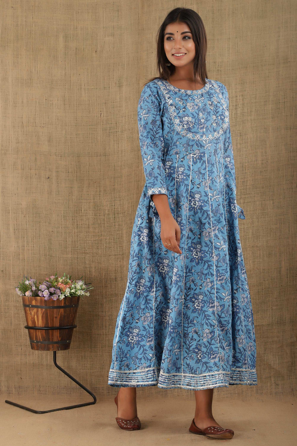 Kaajh Women's Blue Floral Print Embroidery Anarkali Kurta - Distacart
