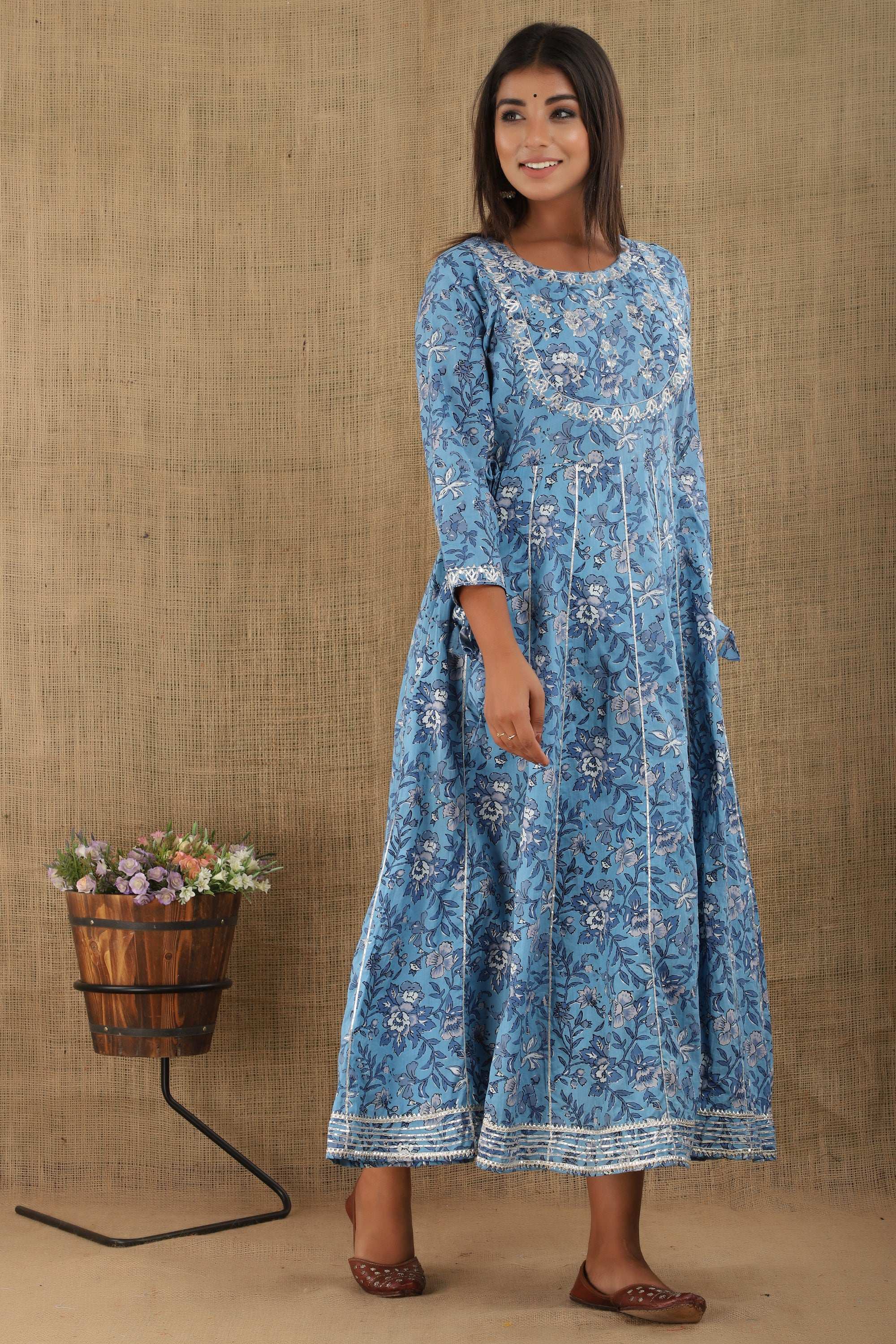 Kaajh Women's Blue Floral Print Embroidery Anarkali Kurta - Distacart