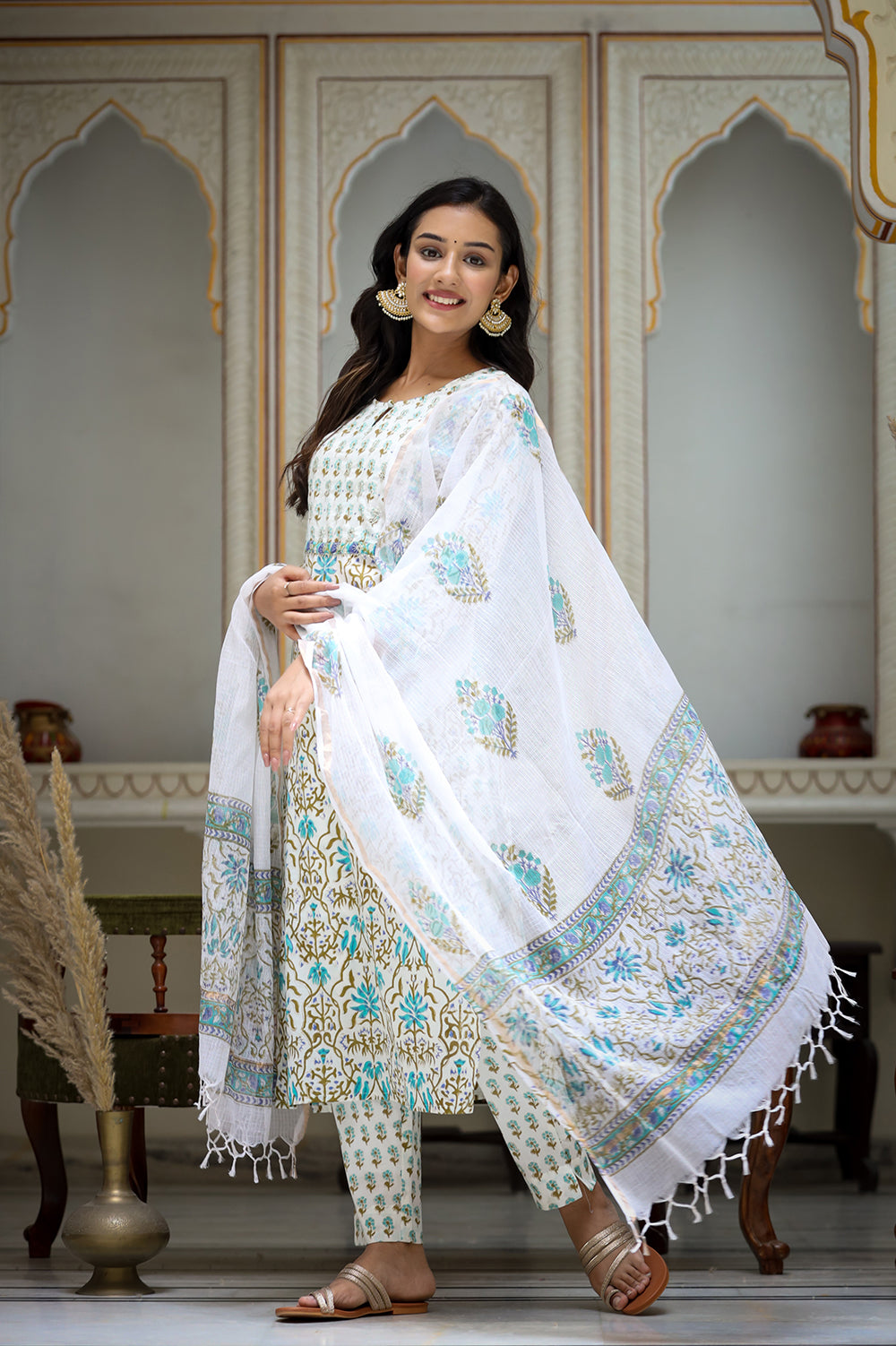 Kaajh Women's White-Green Cotton Handblock Kurta Pant Set With Dupatta - Distacart