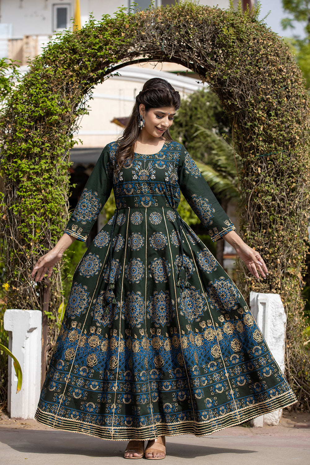 Kaajh Women's Green Gold Printed Ethnic Gown - Distacart