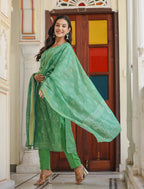 Kaajh Women's Green Printed Chanderi Kurta Set With Pant And Dupatta - Distacart