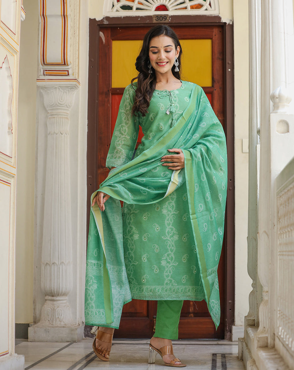 Kaajh Women's Green Printed Chanderi Kurta Set With Pant And Dupatta - Distacart