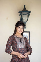 Kaajh Women's Brown Ajrak Print Cotton Kurta Pant Set - Distacart