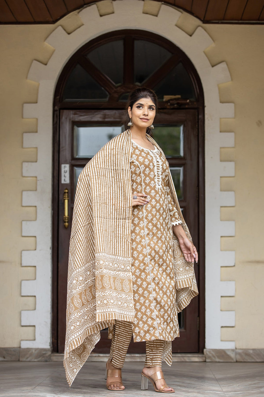 Kaajh Women's Coffee Brown Floral Printed Cotton Kurta Pant Dupatta Set - Distacart