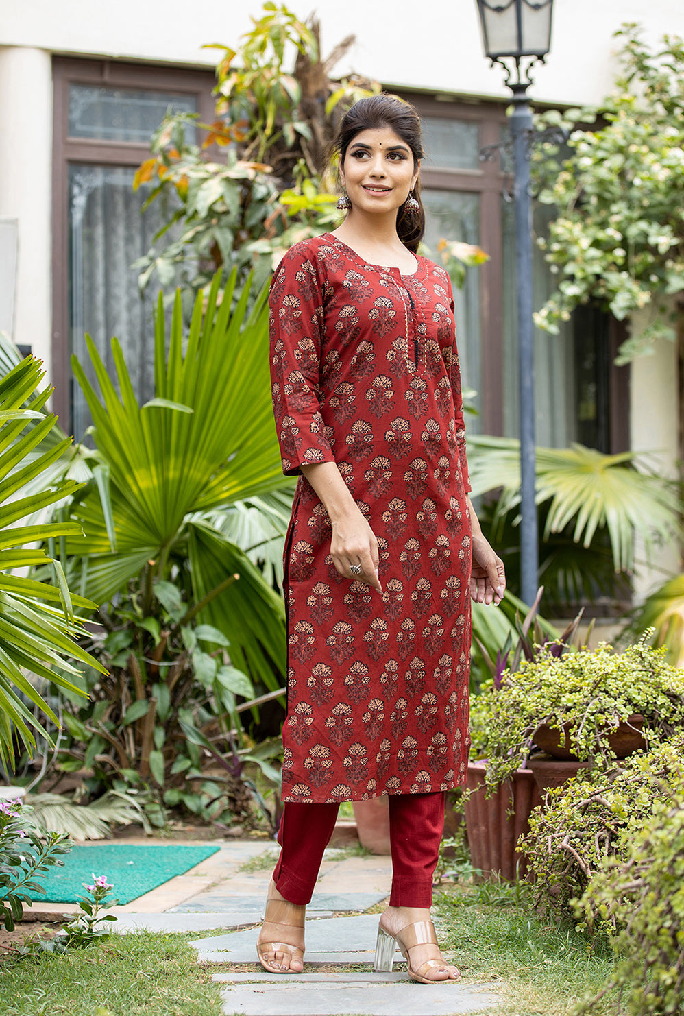 Kaajh Women's Maroon Floral Printed Cotton Kurta Pant Set - Distacart