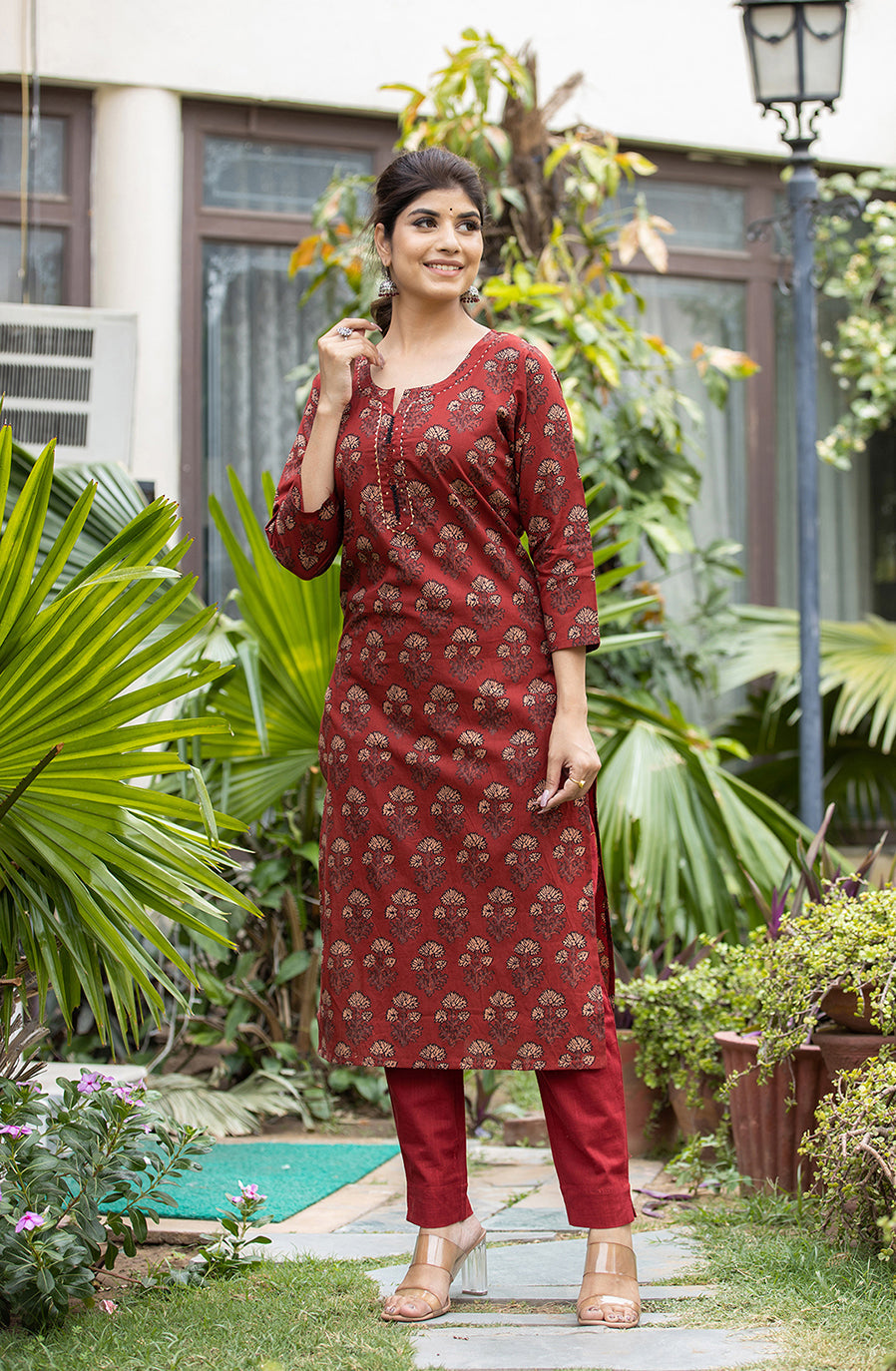 Kaajh Women's Maroon Floral Printed Cotton Kurta Pant Set - Distacart