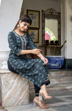 Kaajh Women's Green Embroidered Kurta Pant Set - Distacart