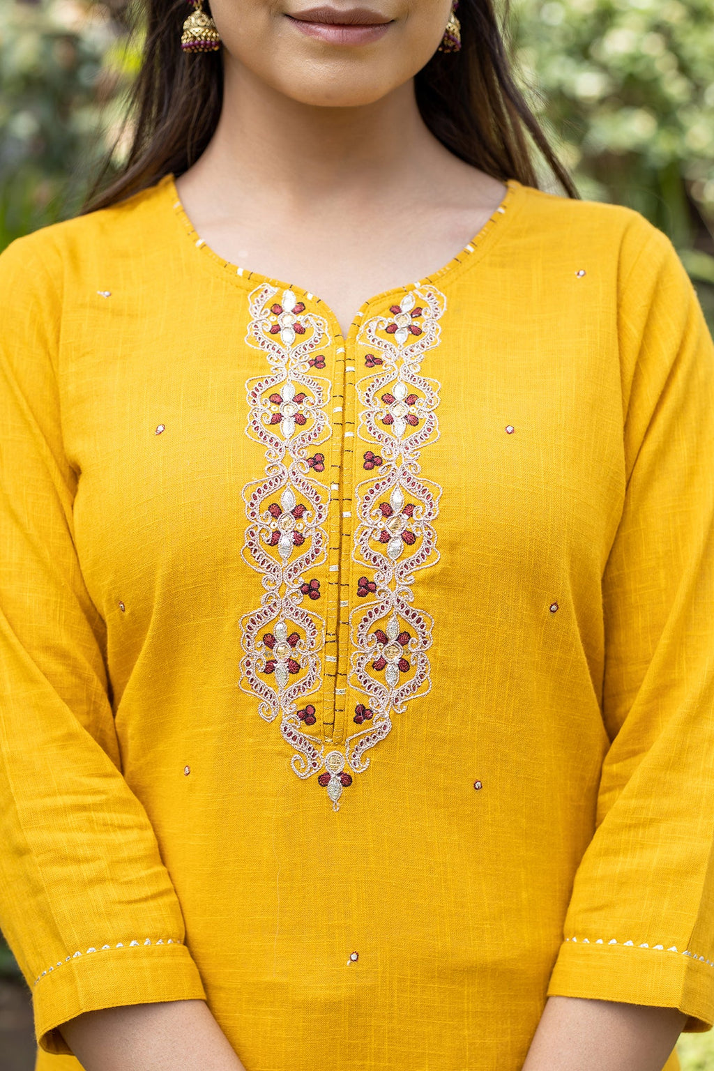 Kaajh Women's Yellow Zari Embroidery Kurta Pant Set With Dupatta - Distacart