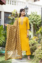 Kaajh Women's Yellow Zari Embroidery Kurta Pant Set With Dupatta - Distacart