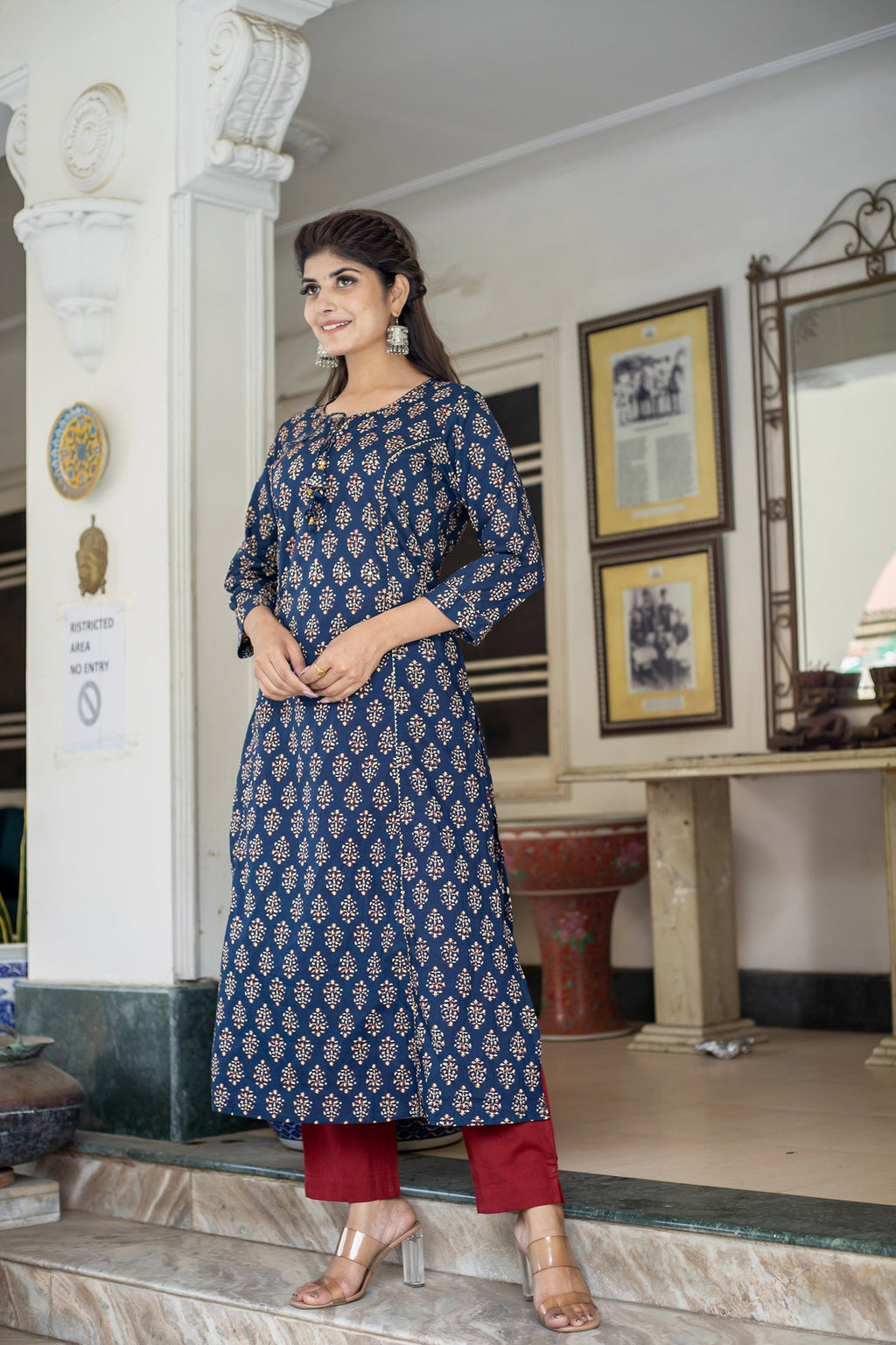 Kaajh Women's Blue Bagru Print Kurta Pant Set - Distacart