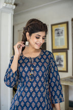 Kaajh Women's Blue Bagru Print Kurta Pant Set - Distacart