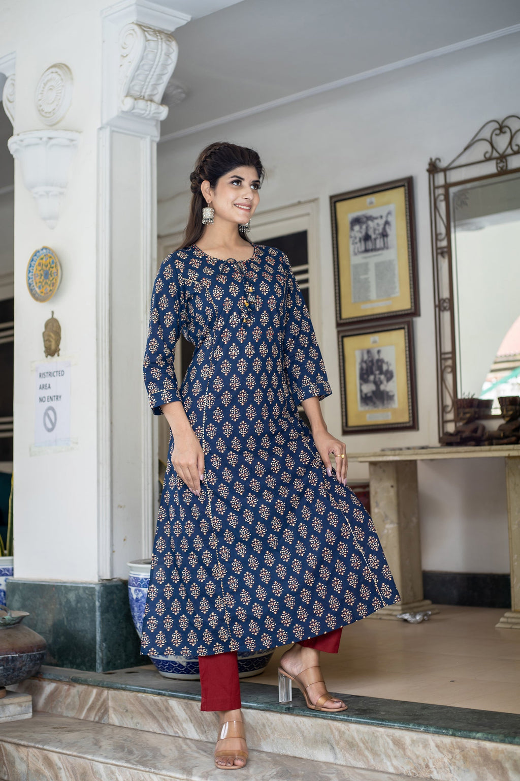 Kaajh Women's Blue Bagru Print Kurta Pant Set - Distacart