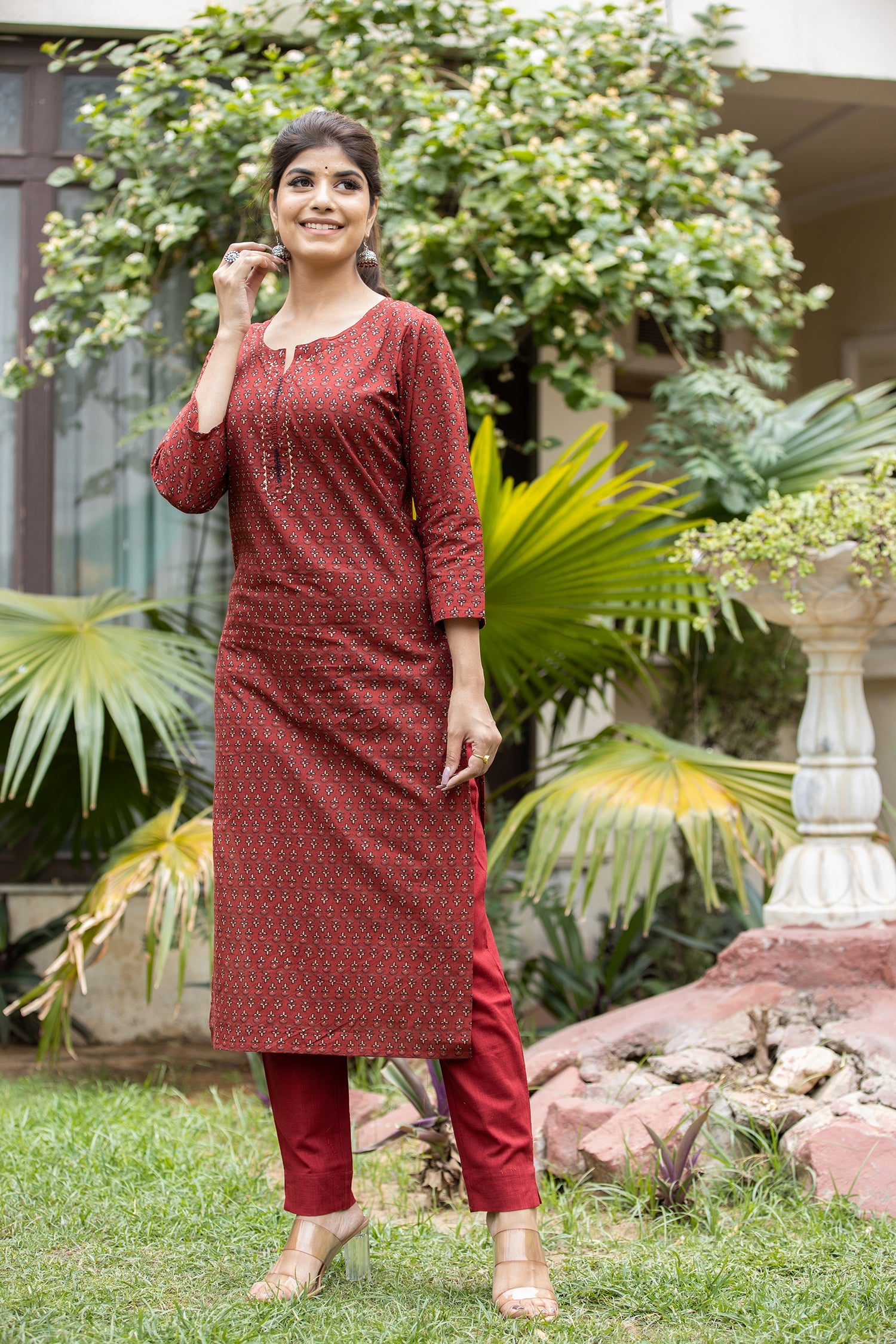 Kaajh Women's Maroon Bootti Printed Cotton Kurta Pant Set - Distacart