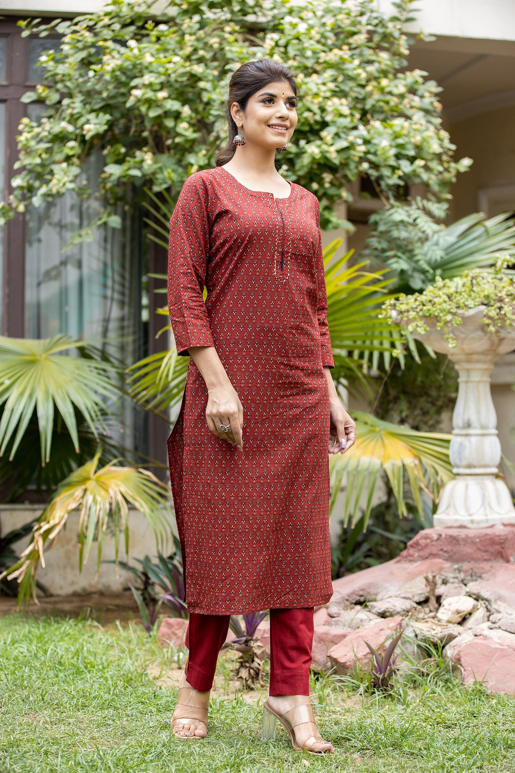Kaajh Women's Maroon Bootti Printed Cotton Kurta Pant Set - Distacart