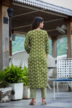 Kaajh Women's Green Floral Printed Kurta Pant Set - Distacart