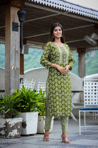Kaajh Women's Green Floral Printed Kurta Pant Set - Distacart