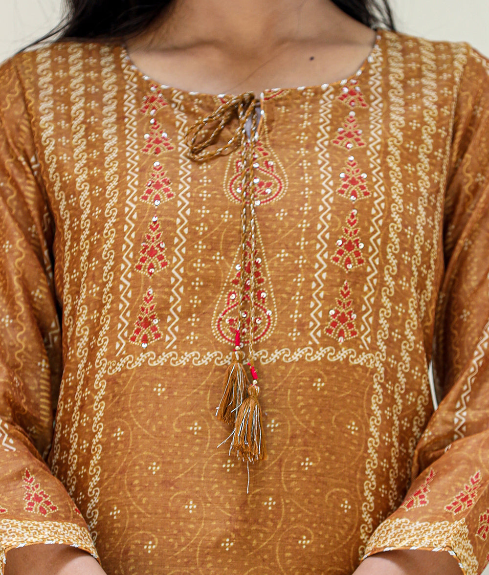 Kaajh Women's Mustard Yellow Chanderi Kurta Set With Trouser And Dupatta - Distacart