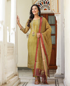 Kaajh Women's Mehndi Green Chanderi Kurta Set With Dupatta And Pant - Distacart