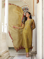 Kaajh Women's Mehndi Green Chanderi Kurta Set With Dupatta And Pant - Distacart