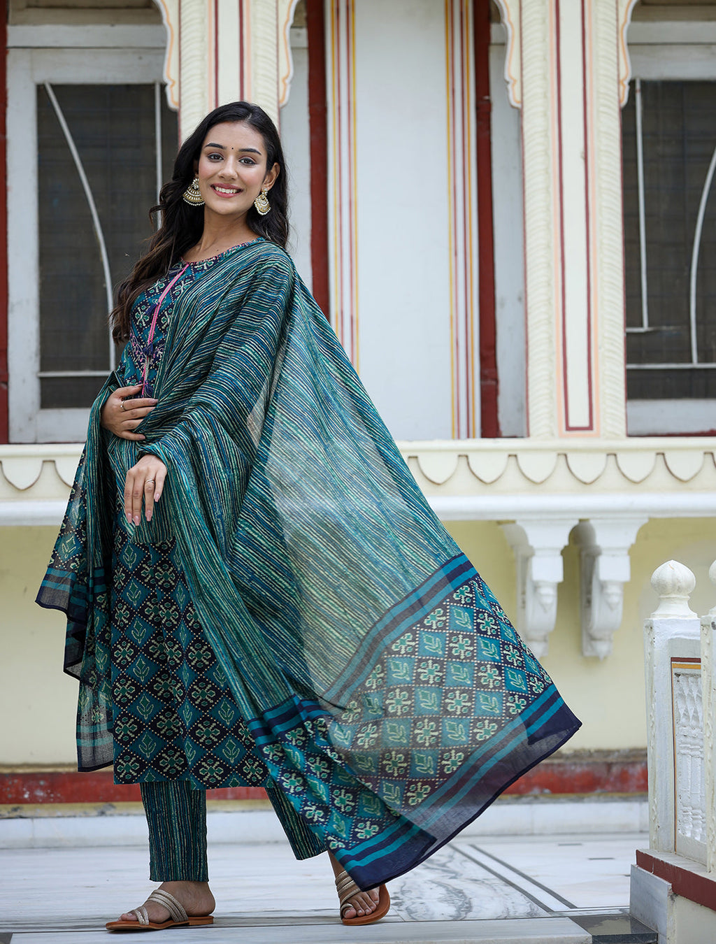 Kaajh Women's Green Ethnic Print Cotton Kurta Set With Pant And Dupatta - Distacart