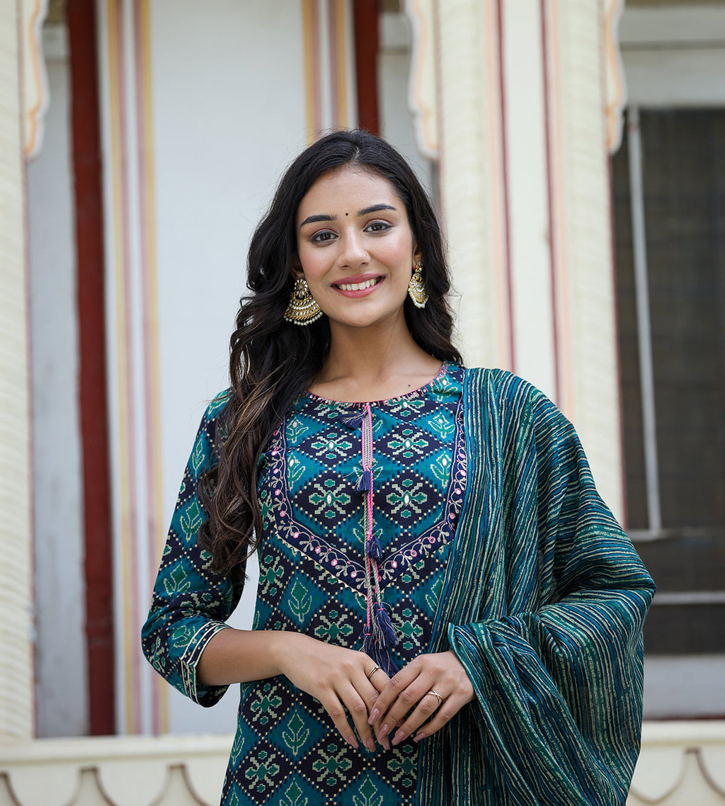 Kaajh Women's Green Ethnic Print Cotton Kurta Set With Pant And Dupatta - Distacart