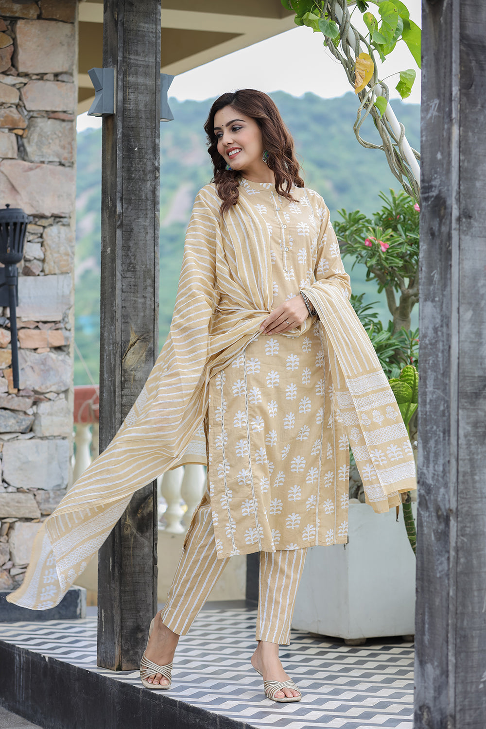 Kaajh Women's Light Brown Floral Printed Suit Set - Distacart