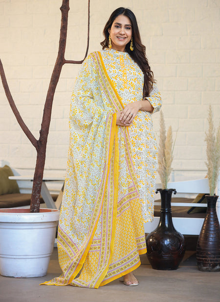 Kaajh Woman's Yellow Ethnic Print Cotton Kurta Pant Set With Dupatta