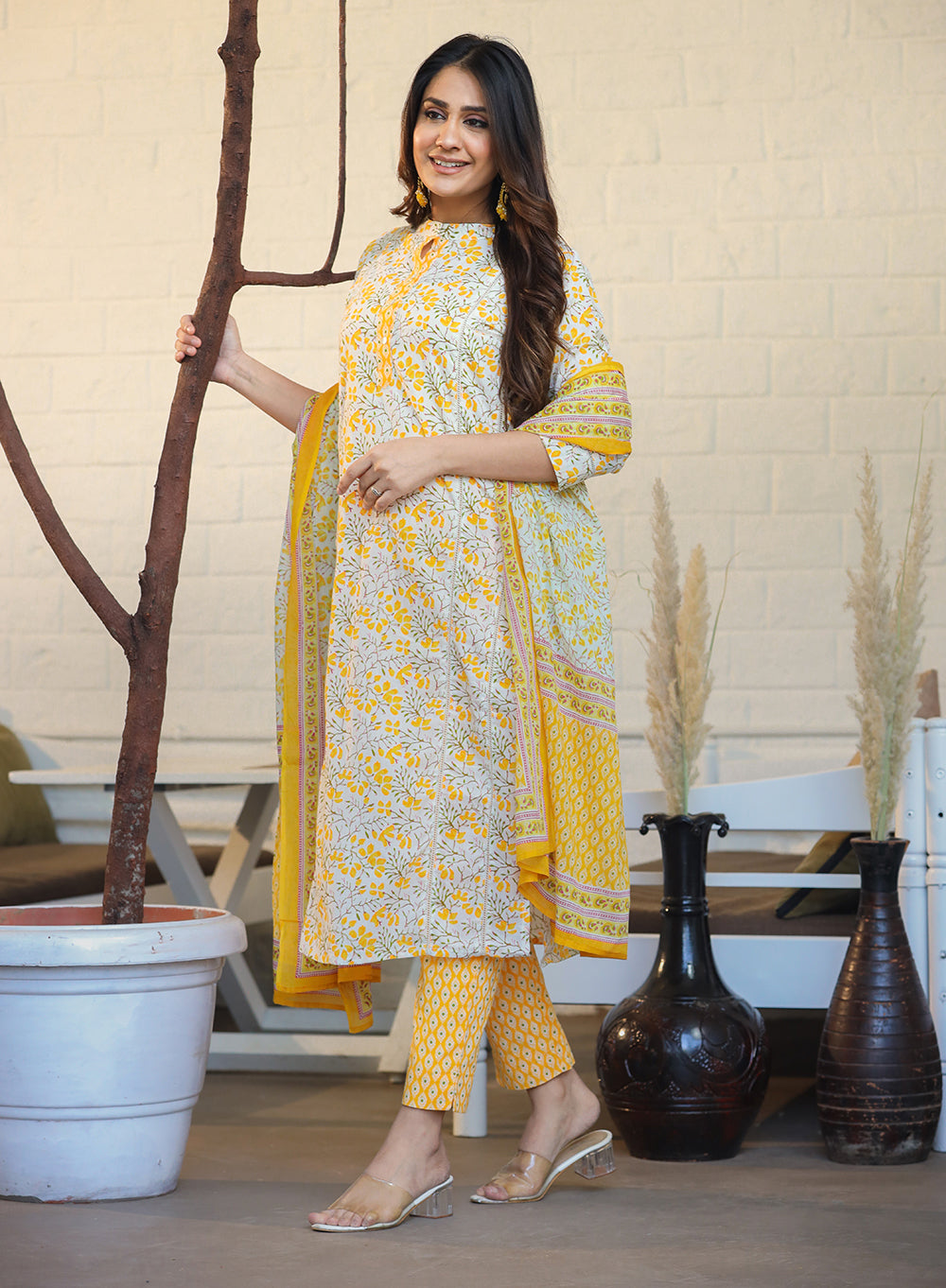 Kaajh Woman's Yellow Ethnic Print Cotton Kurta Pant Set With Dupatta - Distacart