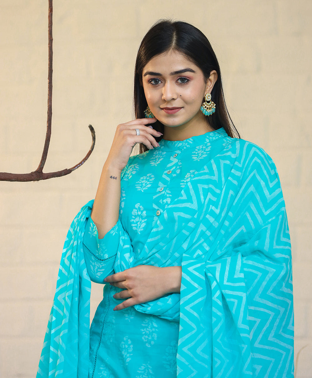 Kaajh Woman's Turqouise Green Block Print Cotton Kurta Pant Set With Dupatta - Distacart