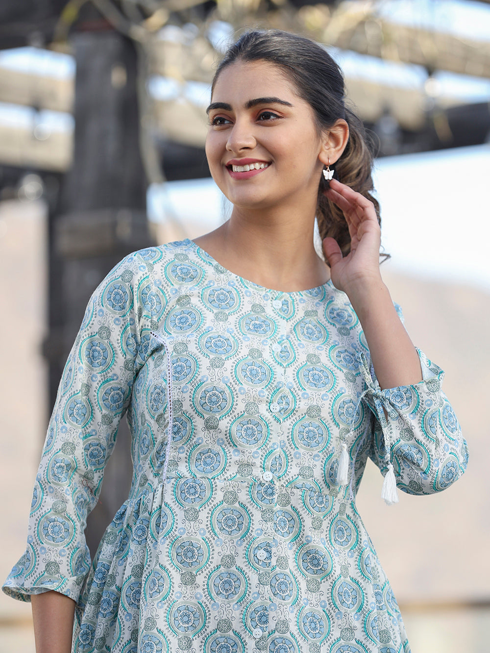 Kaajh Off White Green Printed Shirt Style Cotton Tunic - Distacart