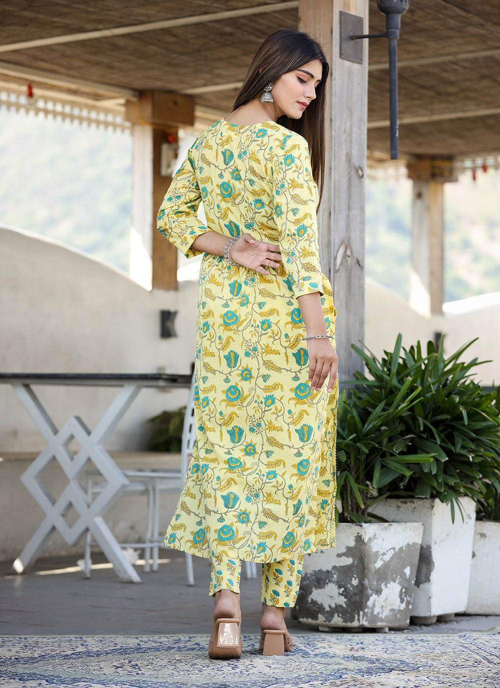 Kaajh Women's Yellow Floral Print Side Slit Cotton Kurta Pant Set - Distacart