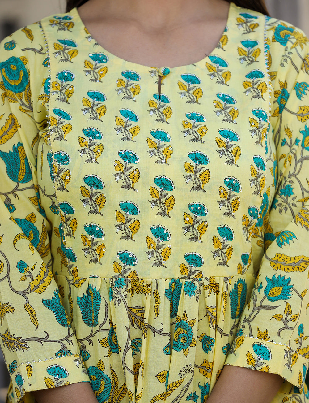 Kaajh Women's Yellow Floral Print Side Slit Cotton Kurta Pant Set - Distacart