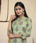 Kaajh Woman's Green Floral Print Cotton Casual Kurta - Distacart