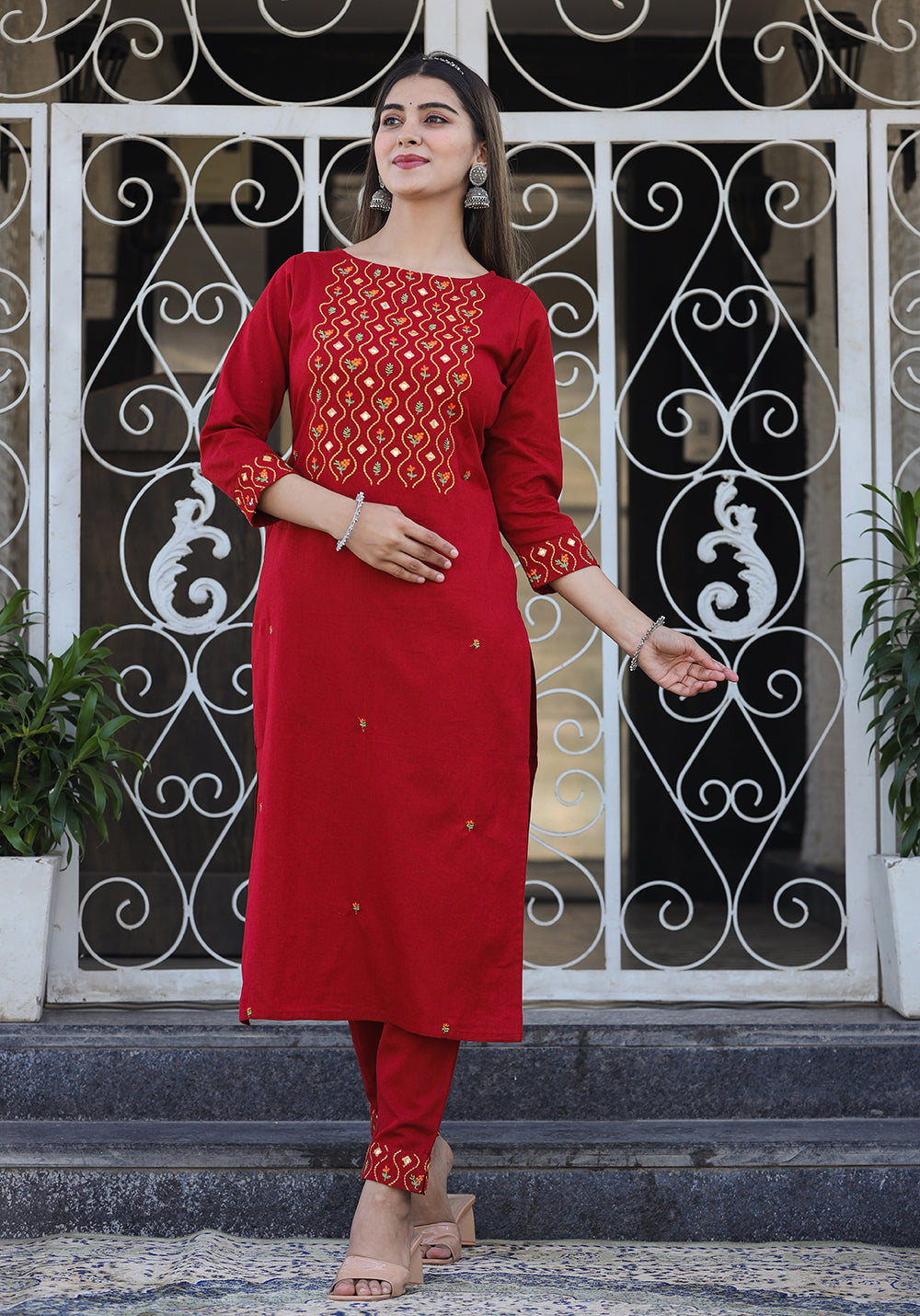 Kaajh Women's Maroon Embroidered Cotton Kurta Pant Set - Distacart