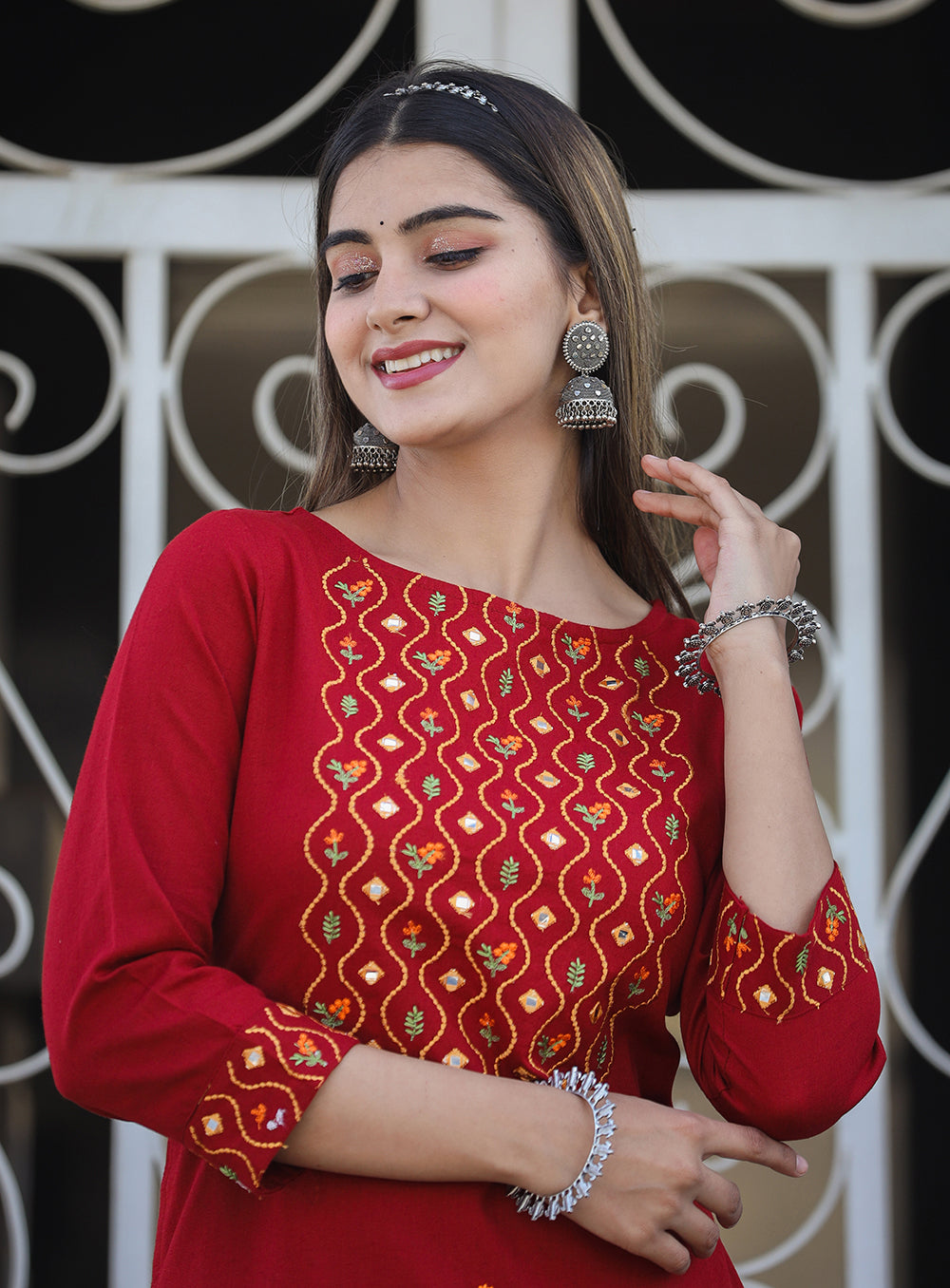 Kaajh Women's Maroon Embroidered Cotton Kurta Pant Set - Distacart