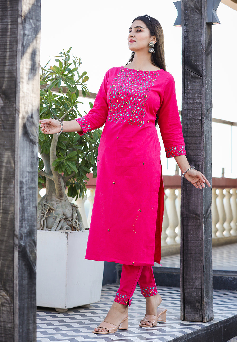 Kaajh Women's Pink Embroidered Cotton Kurta Pant Set - Distacart